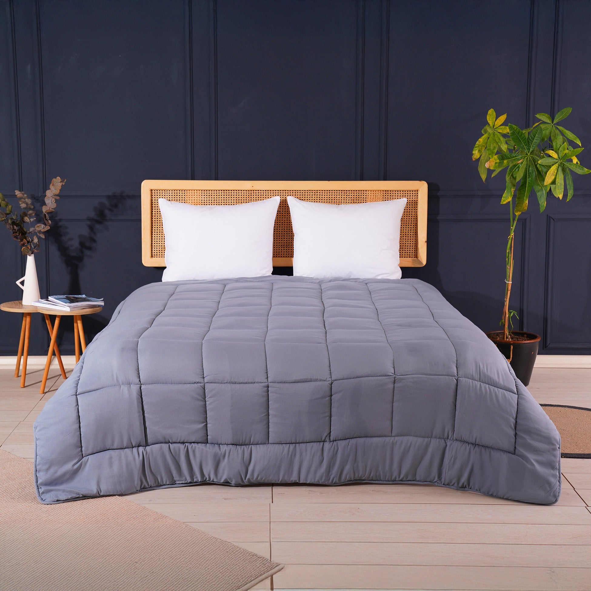 Het luxueuze dekbed van Vivid Dreams biedt ademend comfort met stijlvol ontwerp.