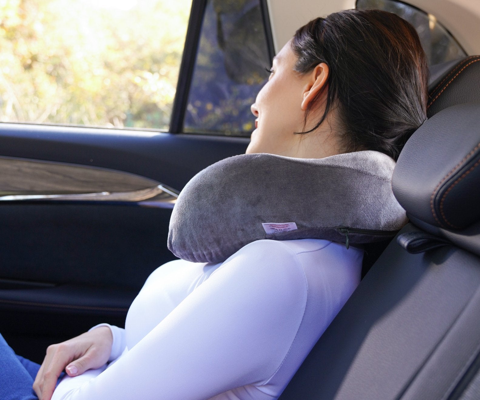 Het ergonomisch reiskussen van Sleep Comfy is het perfecte hoofdkussen om te kopen.