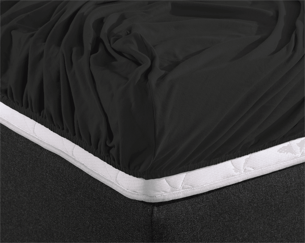 Dit hoeslaken van enkel jersey biedt waterdichte bescherming voor zowel dekbed als matras.
