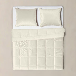 Het lichtgewicht Velura Series dekbed biedt een comfortabele slaap zonder extra gewicht.