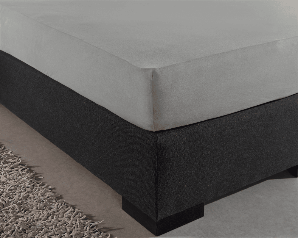 Het waterdichte hoeslaken van enkel jersey biedt optimale bescherming voor je matras.